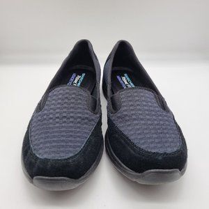 NWOT - Skechers Relaxed Fit Memory Foam Slip On Shoes Size 7